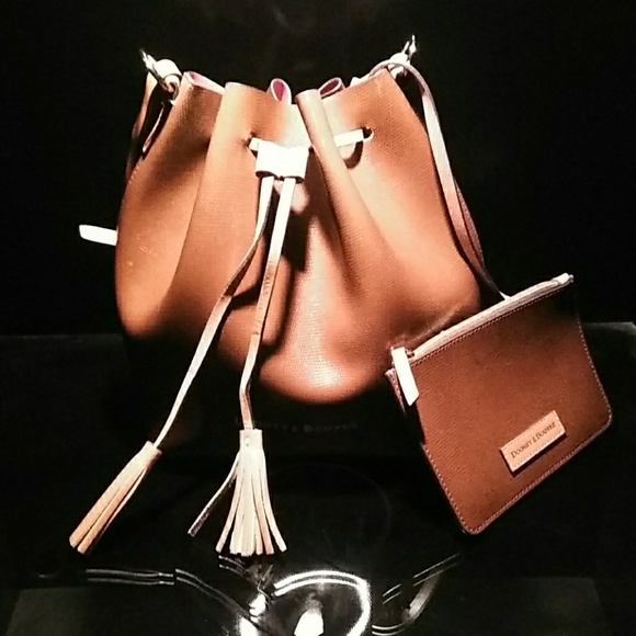 Dooney & Bourke - Picture 1 of 5